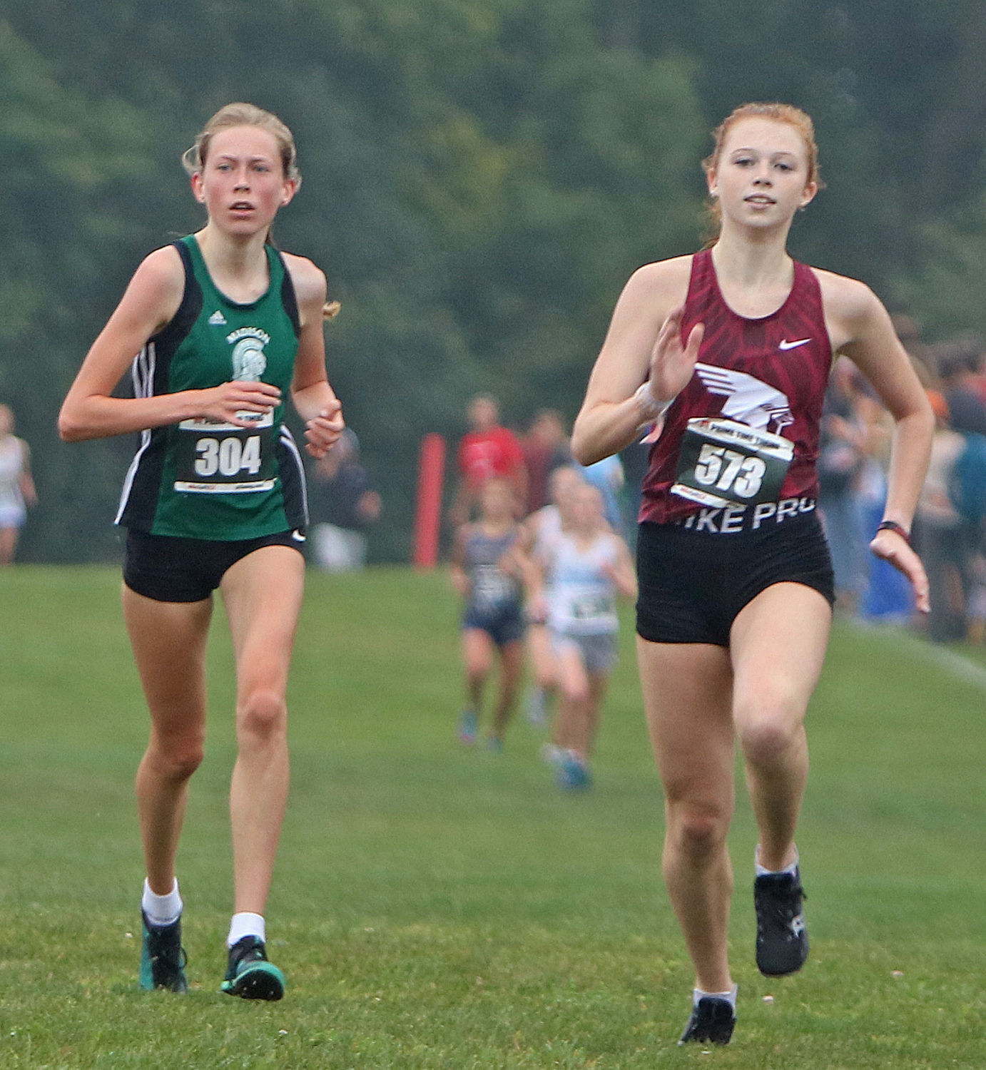 Maddie Ruszkiewicz, Annika Cutforth